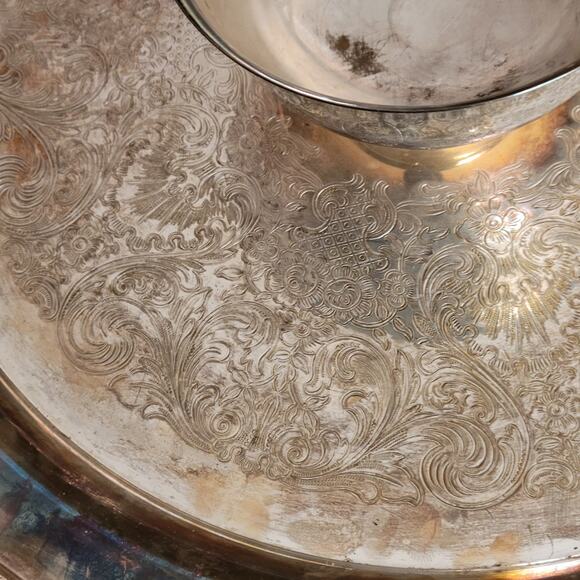 Vintage WM Rogers Silverplate 15"   Chip & Dip Vegetable Platter tray - Picture 6 of 15